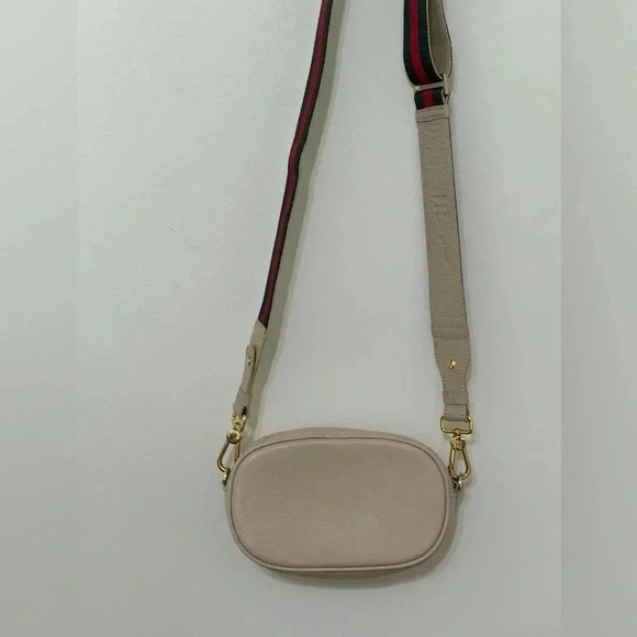 Hampton Road Crossbody - Picture 4 of 9
